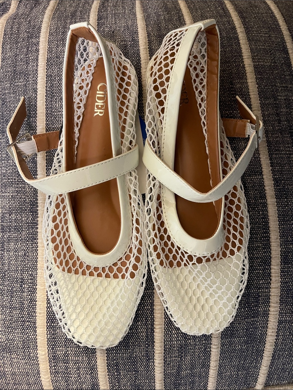 Cider Women's Cream Mesh Mary Jane Flats size 37